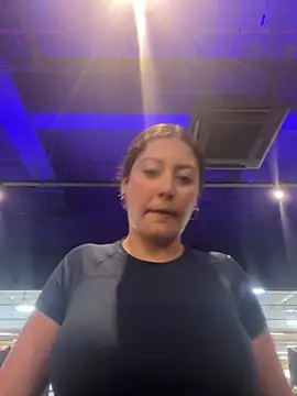 Snapshot of lizzy_luminair chatting on February 9, 2026, 8:46 pm lizzy luminair online show from February 9, 2026, 8:46 pm