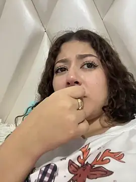 Snapshot of lizzy_luminair chatting on March 3, 2026, 3:23 am lizzy luminair online show from March 3, 2026, 3:23 am