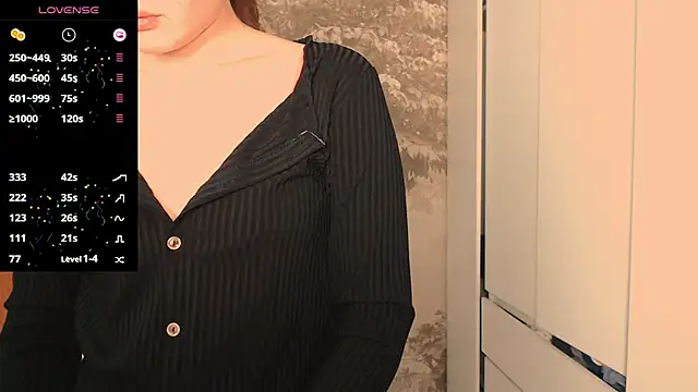 Hiaru Cutie online show from November 5, 2025, 5:29 am