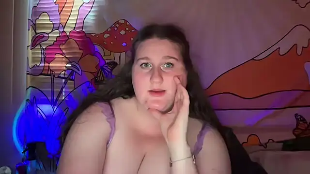 xopeachybaby online show from April 7, 2026, 6:14 am