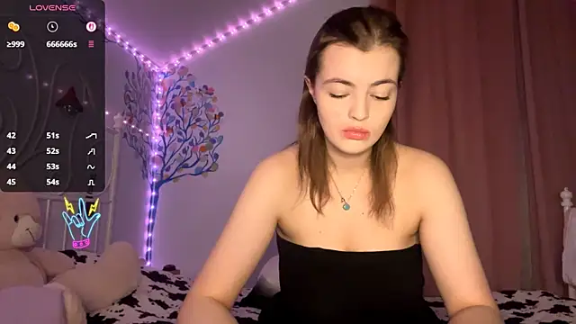 MistressBabe online show from April 6, 2026, 5:58 pm