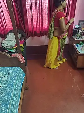 Snapshot of Little-Roshni chatting on June 16, 2026, 7:00 am Little-Roshni online show from June 16, 2026, 7:00 am