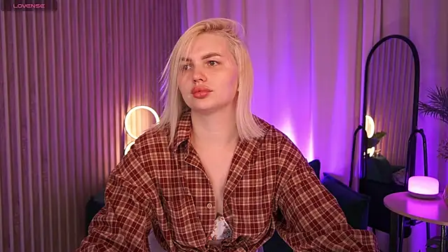 AmeliaWeells online show from May 26, 2026, 4:08 am