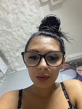 Snapshot of HiddendesireXO01 chatting on July 10, 2026, 7:27 pm HiddendesireXO01 online show from July 10, 2026, 7:27 pm
