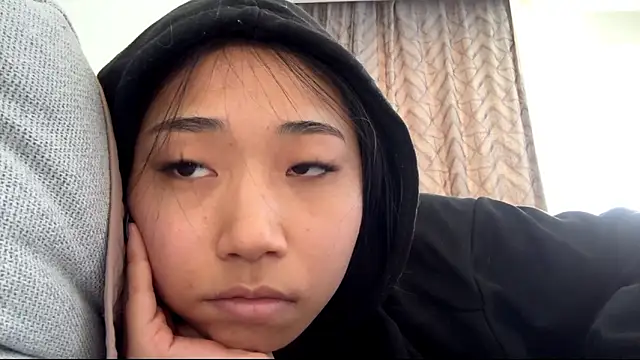 SweetMiaXO online show from March 20, 2026, 3:44 am