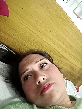 Cute-karisma1234 online show from February 14, 2026, 5:10 pm