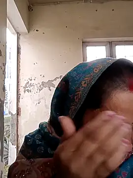 Cute-karisma1234 online show from February 17, 2026, 1:46 am