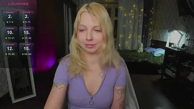 Snapshot of yourlovelyeve chatting on February 15, 2026, 4:25 pm yourlovelyeve online show from February 15, 2026, 4:25 pm