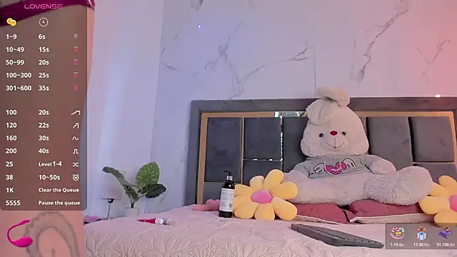 Doll Luna  online show from February 11, 2026, 3:11 am