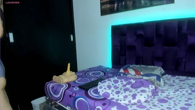 Ninna Vergara online show from February 10, 2026, 1:32 am