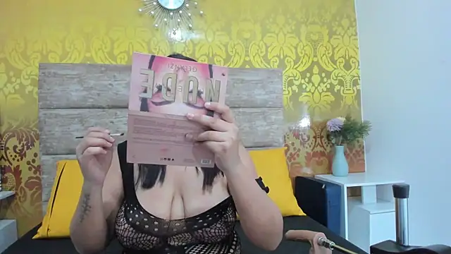 Snapshot of elianacollins23 chatting on February 10, 2026, 2:59 am elianacollins23 online show from February 10, 2026, 2:59 am