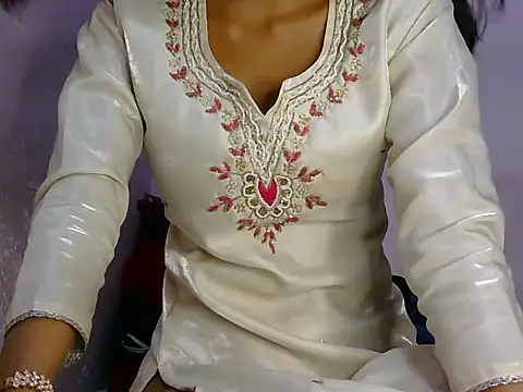 angelpriya  online show from April 23, 2026, 7:16 pm