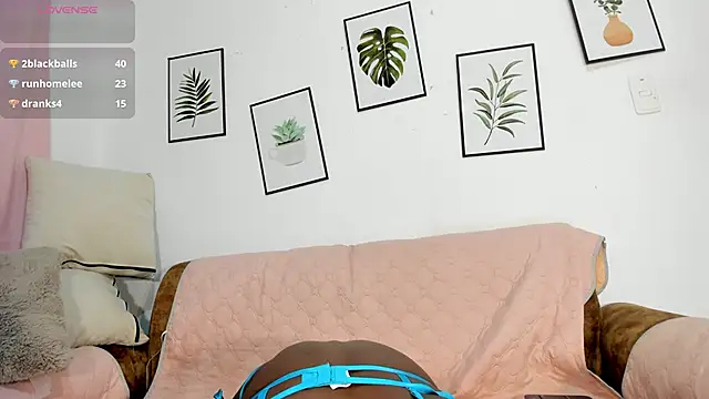 DomenicaW online show from February 26, 2026, 3:05 am