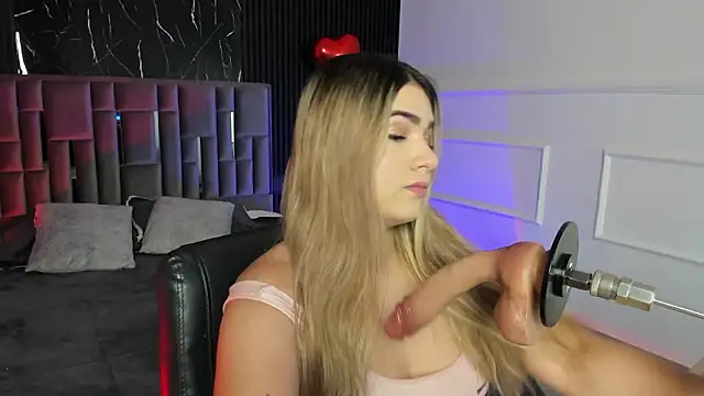 Snapshot of Liiahfontaine chatting on February 20, 2026, 11:22 am Liiahfontaine online show from February 20, 2026, 11:22 am