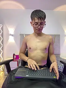 EVAN TAY online show from March 2, 2026, 5:19 am