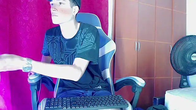 Johnny cagee  online show from February 3, 2026, 1:26 am