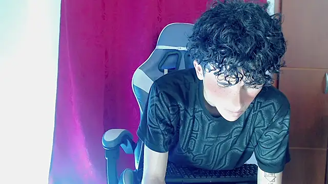 Johnny cagee  online show from February 12, 2026, 11:22 pm