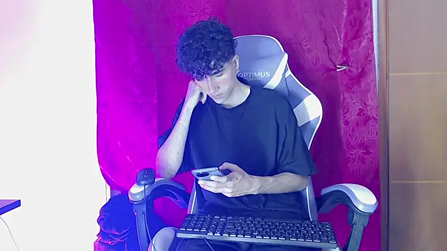 Johnny cagee  online show from February 18, 2026, 1:12 am