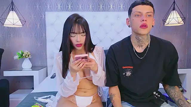 Snapshot of MadyAndEthan chatting on February 21, 2026, 4:24 am MadyAndEthan online show from February 21, 2026, 4:24 am