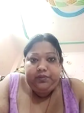 Samaira Juicy143 online show from April 23, 2026, 5:04 pm