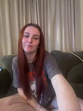 Snapshot of PoppySlut6999 chatting on February 14, 2026, 9:44 pm PoppySlut6999 online show from February 14, 2026, 9:44 pm