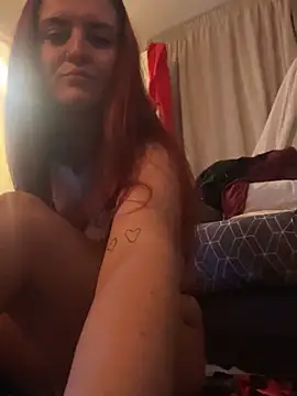 PoppySlut6999 online show from April 28, 2026, 9:09 pm