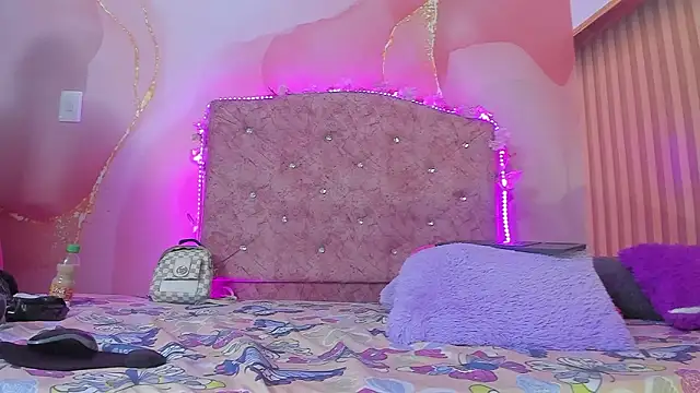 Snapshot of Melanie__Evans chatting on February 20, 2026, 11:11 am Melanie Evans online show from February 20, 2026, 11:11 am