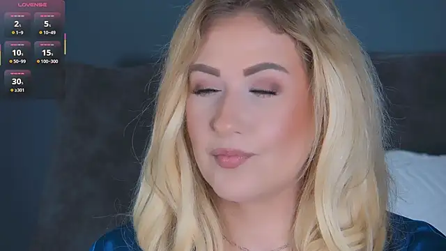 OndinaNoire online show from April 7, 2026, 6:30 pm