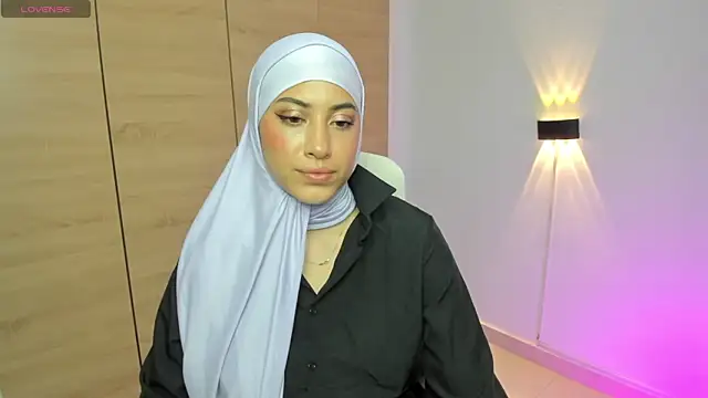 LAY LA  online show from March 13, 2026, 9:21 pm