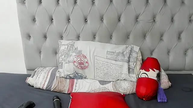 DarkBubble09 online show from February 20, 2026, 8:09 pm