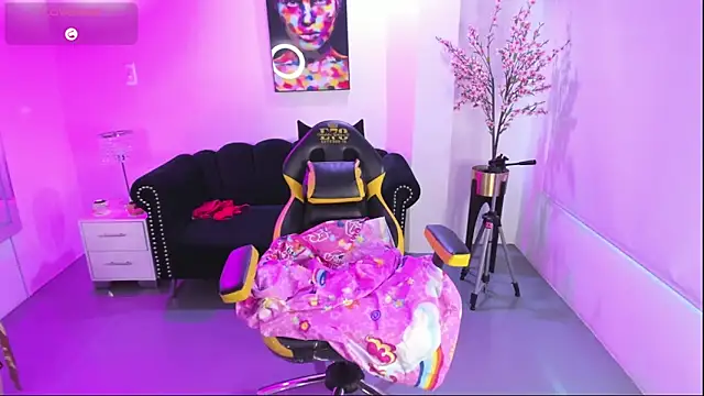 Victoria  doll online show from May 17, 2026, 12:12 pm