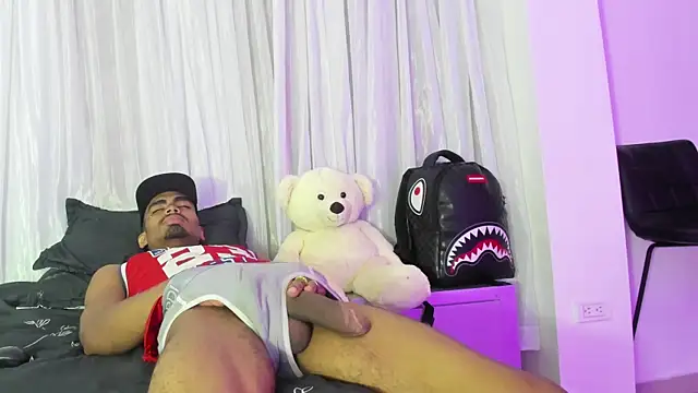 Snapshot of Rpoolrboy chatting on April 9, 2026, 5:40 am Rpoolrboy online show from April 9, 2026, 5:40 am