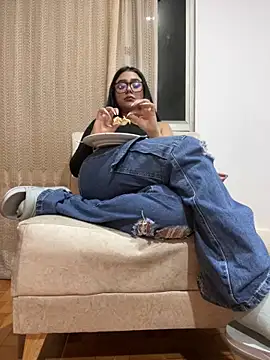 Violetta pinkk1 online show from February 14, 2026, 3:25 am