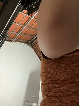 Puka2001 online show from April 21, 2026, 4:52 am