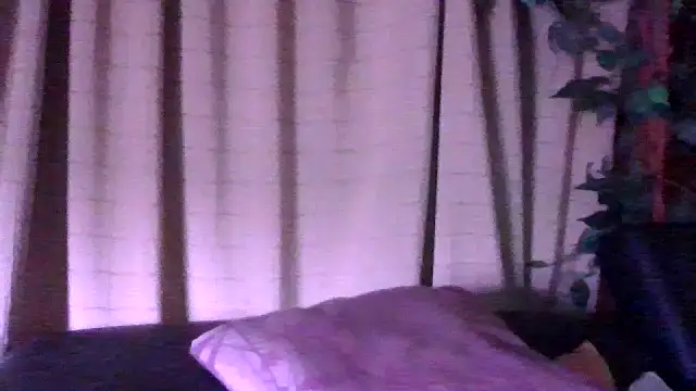 Snapshot of Sarahtjeuh_ chatting on February 6, 2026, 7:50 pm Sarahtjeuh online show from February 6, 2026, 7:50 pm