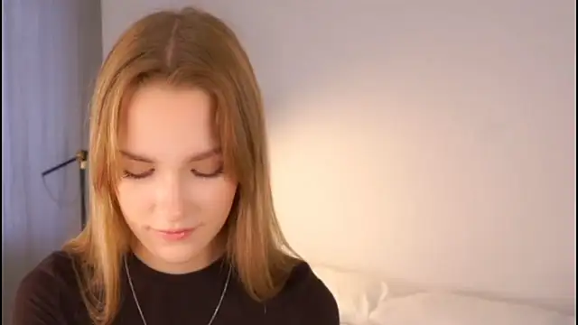 Snapshot of HellenSpelly chatting on March 1, 2026, 10:12 pm HellenSpelly online show from March 1, 2026, 10:12 pm