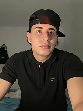 Snapshot of Maximuz1920 chatting on March 9, 2026, 7:01 am Maximuz1920 online show from March 9, 2026, 7:01 am