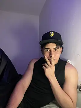 Snapshot of Maximuz1920 chatting on March 10, 2026, 5:34 am Maximuz1920 online show from March 10, 2026, 5:34 am