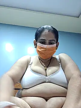 Snapshot of diyam4002 chatting on February 9, 2026, 9:13 am diyam4002 online show from February 9, 2026, 9:13 am