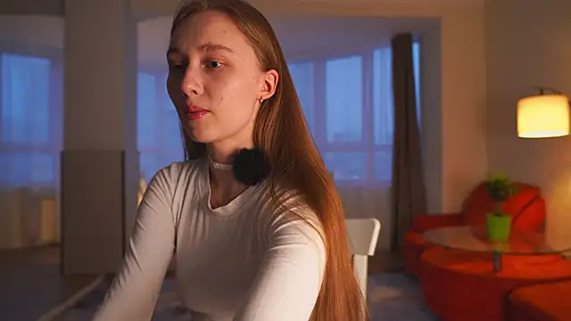 SharaNewbern online show from April 10, 2026, 2:33 pm