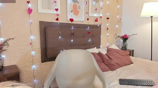 Snapshot of SalomeStorm_ chatting on February 21, 2026, 5:03 pm SalomeStorm online show from February 21, 2026, 5:03 pm