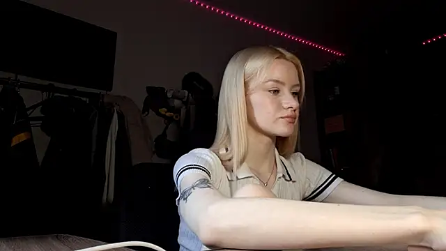 Snapshot of ChongTreece chatting on February 7, 2026, 6:17 am ChongTreece online show from February 7, 2026, 6:17 am