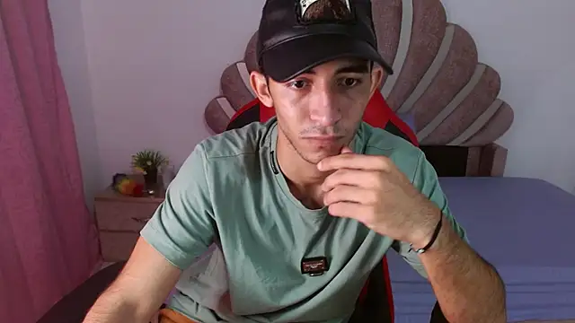 Snapshot of Caius_fox chatting on February 8, 2026, 11:24 am Caius fox online show from February 8, 2026, 11:24 am