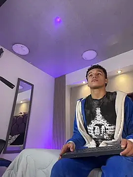 Dominik Souza online show from April 14, 2026, 8:04 pm