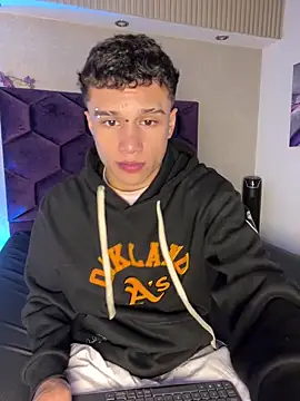 Snapshot of Dominik_Souza chatting on April 24, 2026, 8:00 pm Dominik Souza online show from April 24, 2026, 8:00 pm
