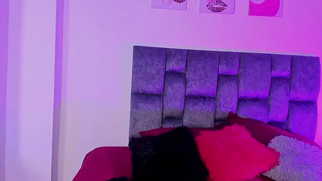 Snapshot of Isabella_Moon9 chatting on February 7, 2026, 11:36 am Isabella Moon9 online show from February 7, 2026, 11:36 am