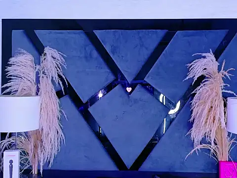 Snapshot of KylieWhitee chatting on February 20, 2026, 12:05 pm KylieWhitee online show from February 20, 2026, 12:05 pm