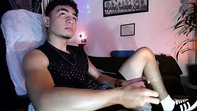 tiancam online show from April 16, 2026, 2:23 am