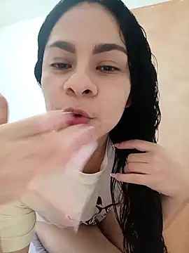 Snapshot of luna_pinky chatting on February 14, 2026, 2:47 pm luna pinky online show from February 14, 2026, 2:47 pm