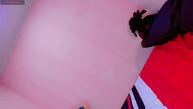 Snapshot of zoe_rous2 chatting on February 6, 2026, 1:47 pm zoe rous2 online show from February 6, 2026, 1:47 pm